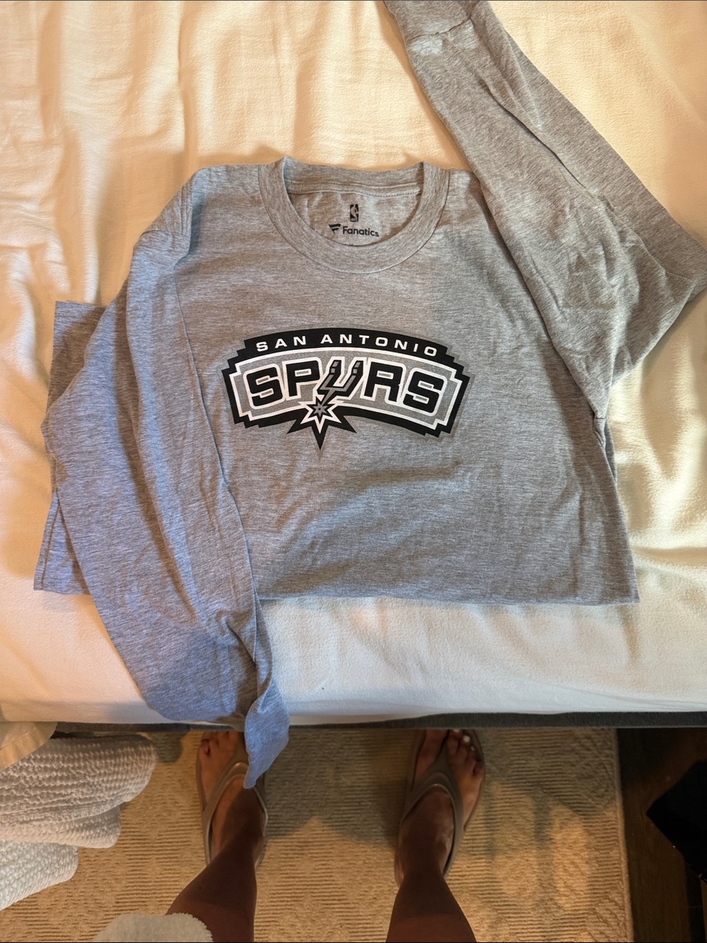 Fanatics San Antonio Spurs Heather Gray Long Sleeve Shirt